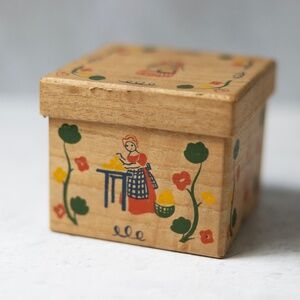 Vintage box Early American Old Spice Shulton USA empty folk art